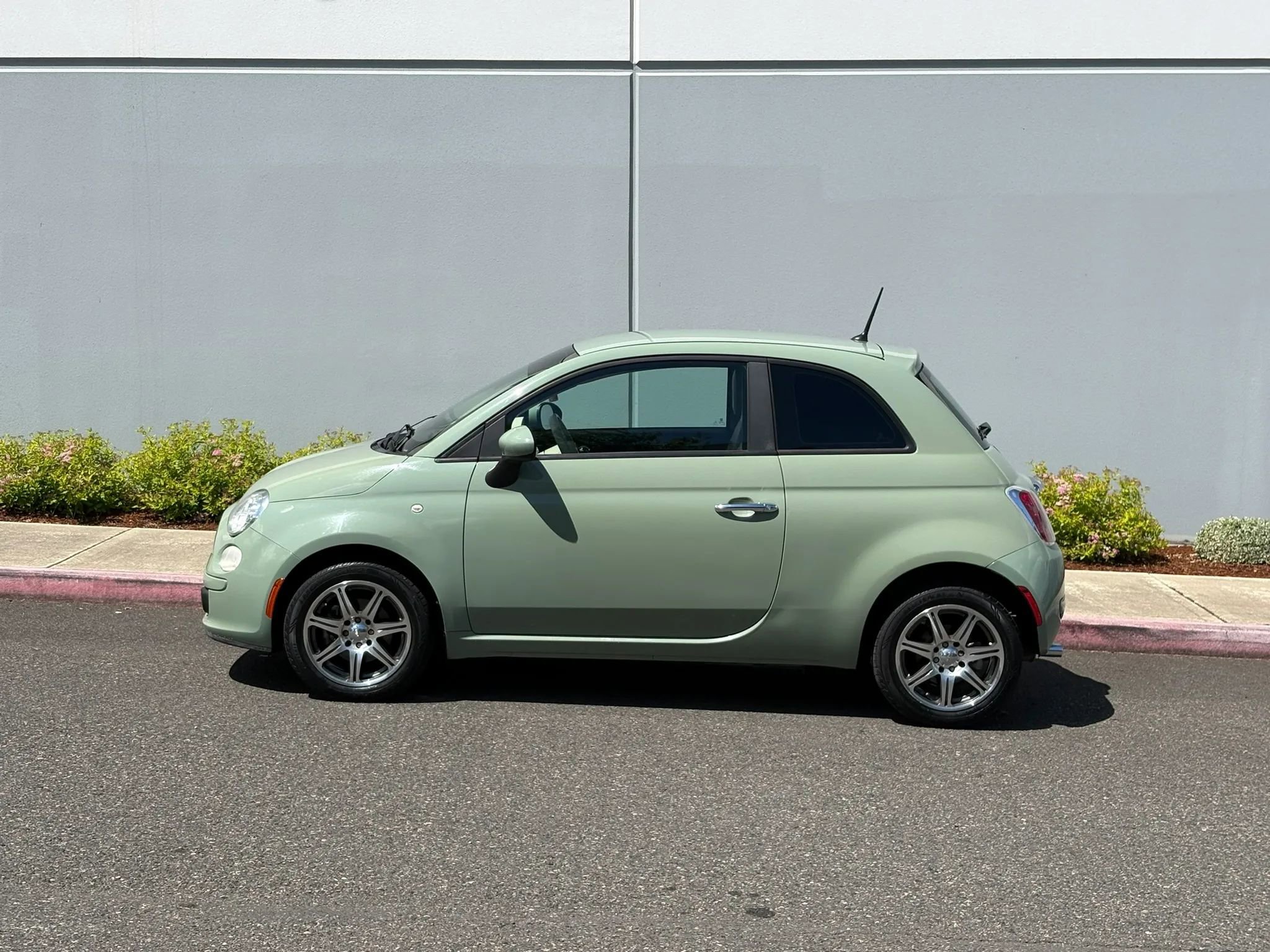 Used 2013 FIAT 500 Pop FWD image 3