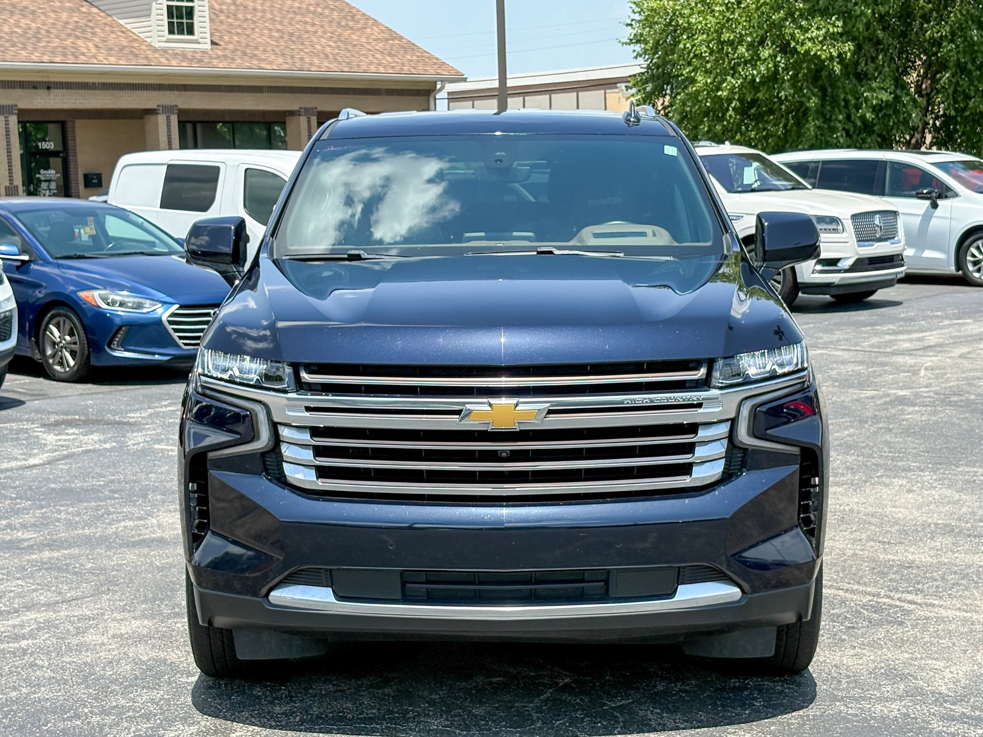 Used 2021 Chevrolet Tahoe High Country RWD image 3