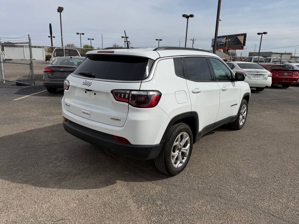 Used 2025 Jeep Compass Latitude image 6