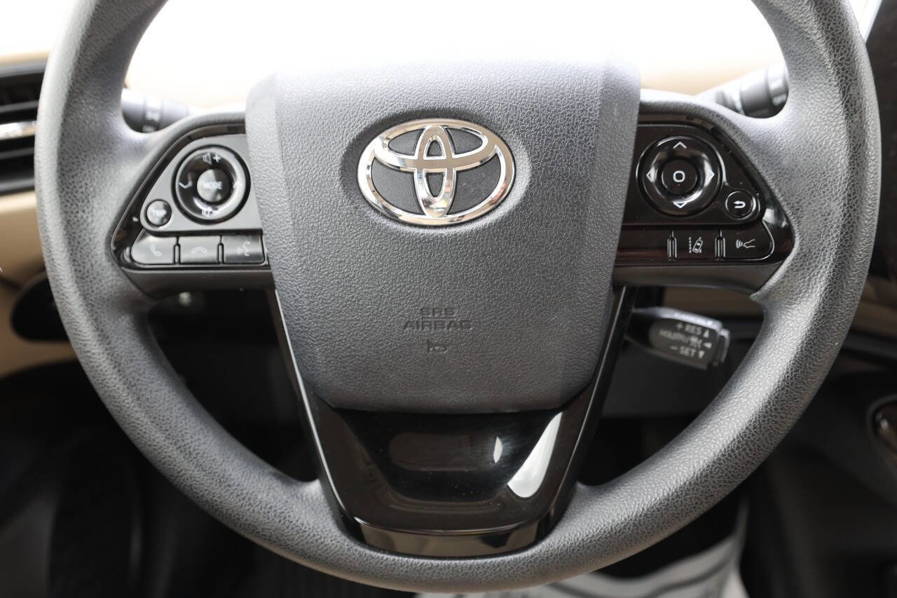 Used 2019 Toyota Prius LE AWD/4WD image 18