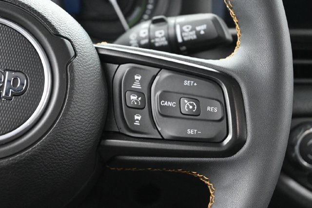 Used 2024 Jeep Wrangler Unlimited AWD/4WD image 29
