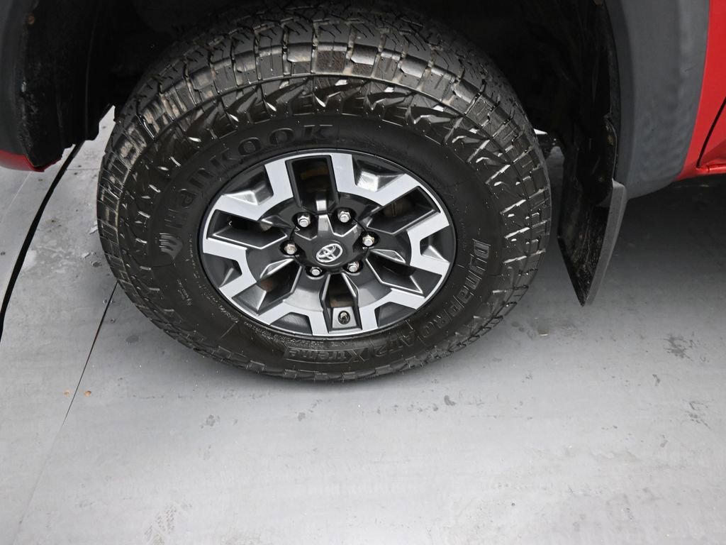 Used 2016 Toyota Tacoma TRD Off-Road w/ Premium & Technology Package image 14