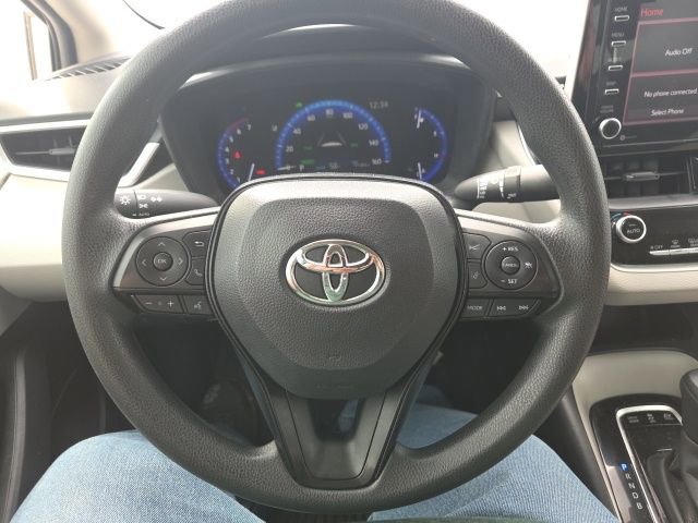 Used 2021 Toyota Corolla LE image 31