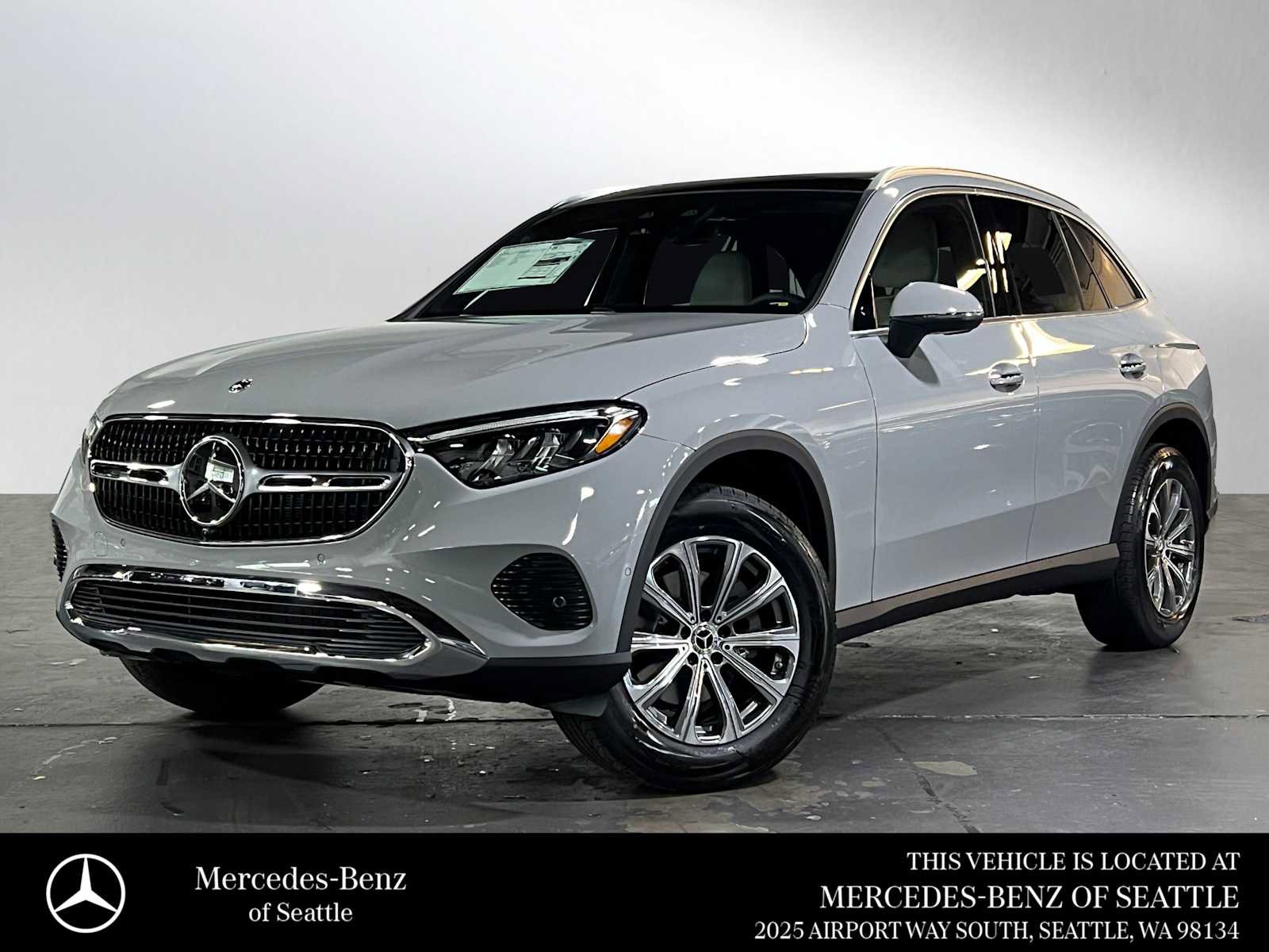 Used 2025 Mercedes-Benz GLC 300 4MATIC image 1