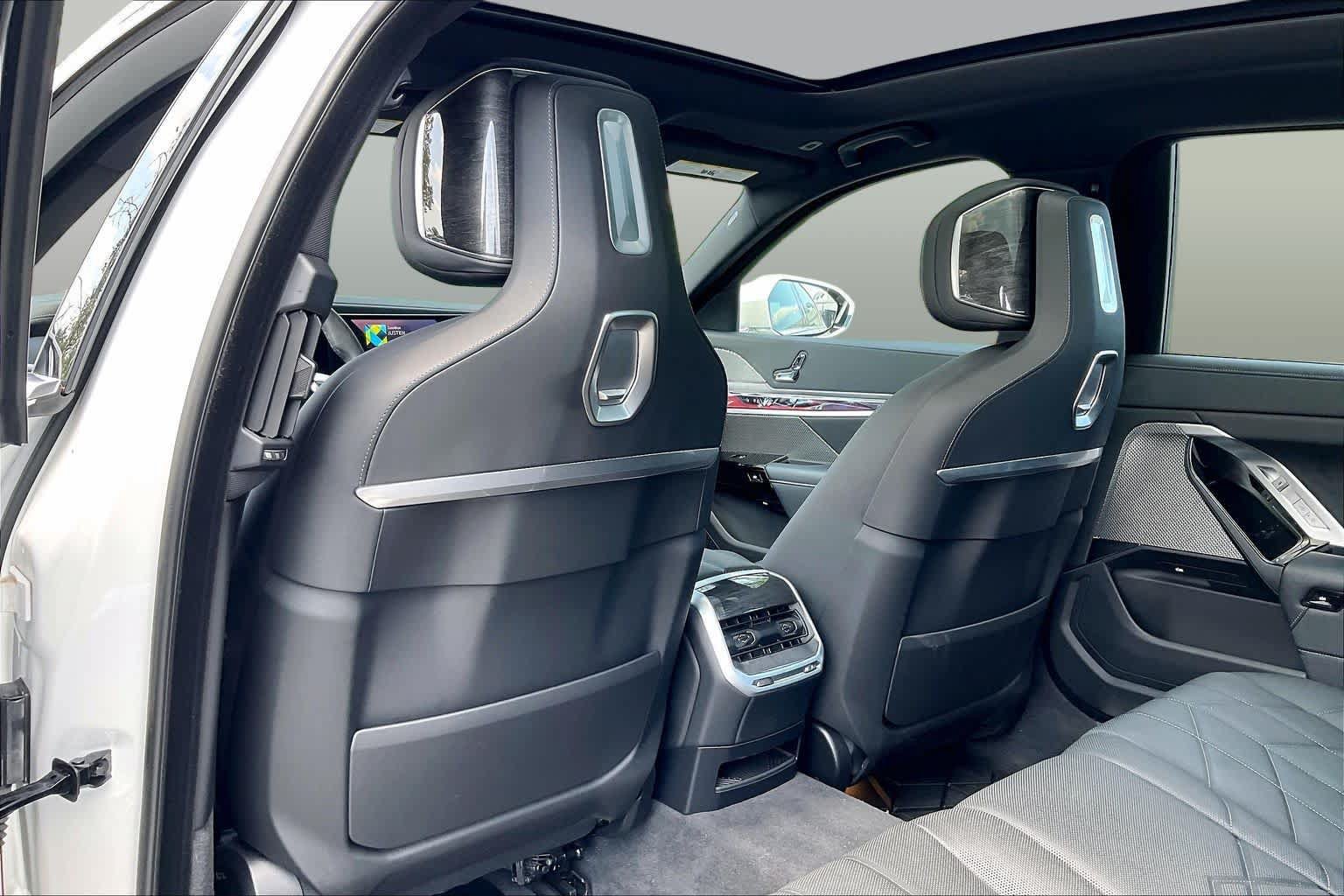 Used 2024 BMW i7 eDrive50 RWD image 22