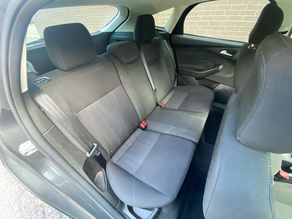Used 2017 Ford Focus SE FWD image 17