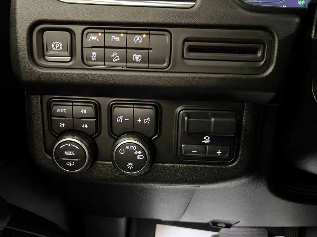 Used 2023 Chevrolet Tahoe Z71 w/ Z71 Off-Road Package image 34