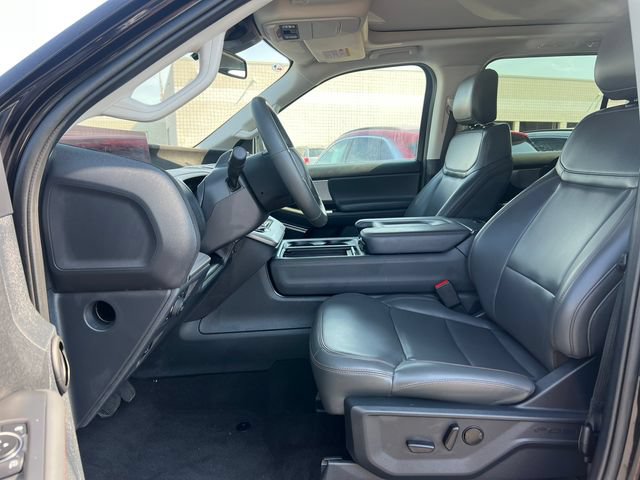 Certified 2025 Ford Expedition Max Active AWD/4WD image 3
