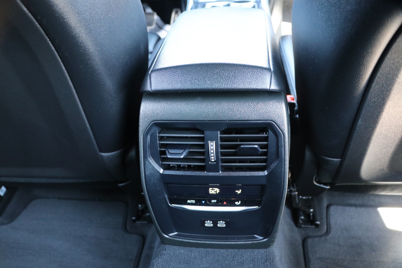 Used 2025 BMW 330i Sedan RWD image 32