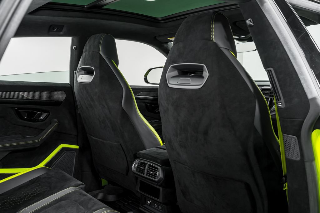 Used 2024 Lamborghini Urus Performante AWD/4WD image 35
