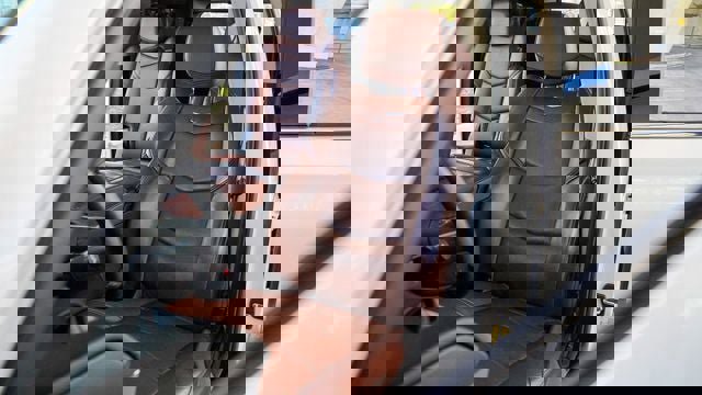 Used 2019 Cadillac Escalade ESV Premium Luxury image 3