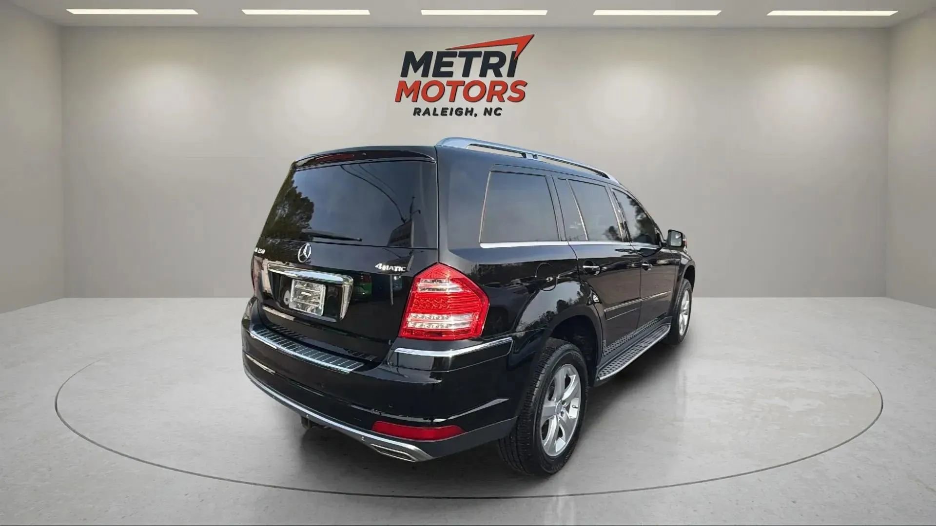 Used 2012 Mercedes-Benz GL 450 GL 450 4MATIC Sport Utility 4D image 5