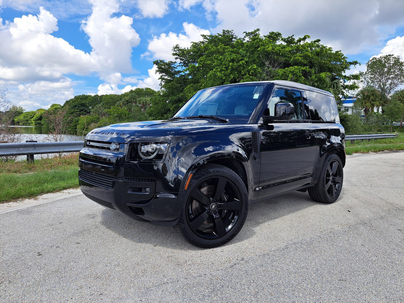 New 2025 Land Rover Defender 90 V8