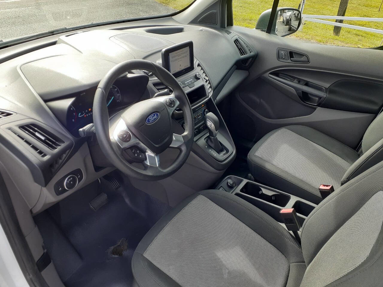 Used 2019 Ford Transit Connect XL image 9
