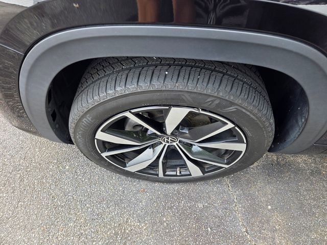 Used 2024 Volkswagen Atlas SEL Premium R-Line image 4