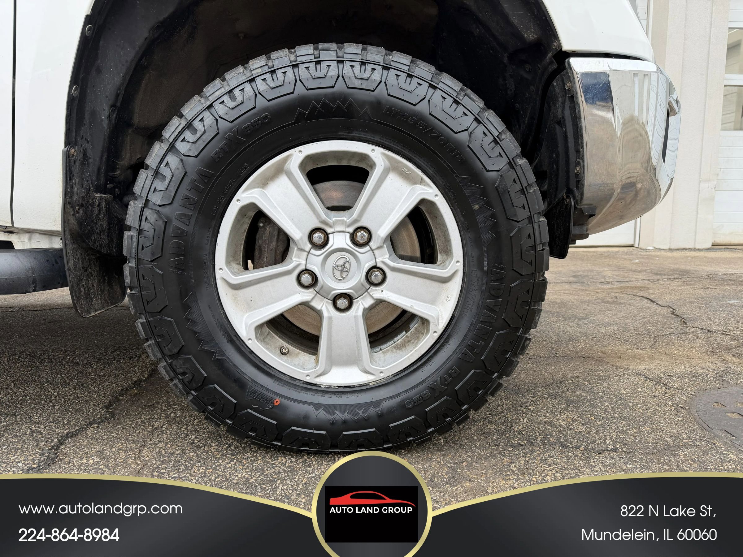 Used 2015 Toyota Tundra SR5 w/ SR5 Upgrade Package image 24