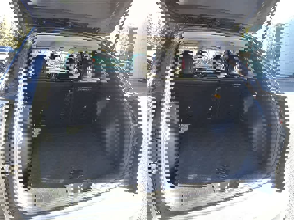 Used 2019 Jeep Cherokee Latitude Plus w/ Comfort/Convenience Group image 22