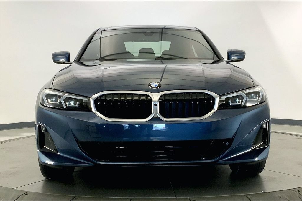 Used 2025 BMW 330i Sedan RWD image 2
