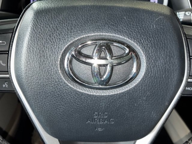 Used 2022 Toyota Camry XLE FWD image 18
