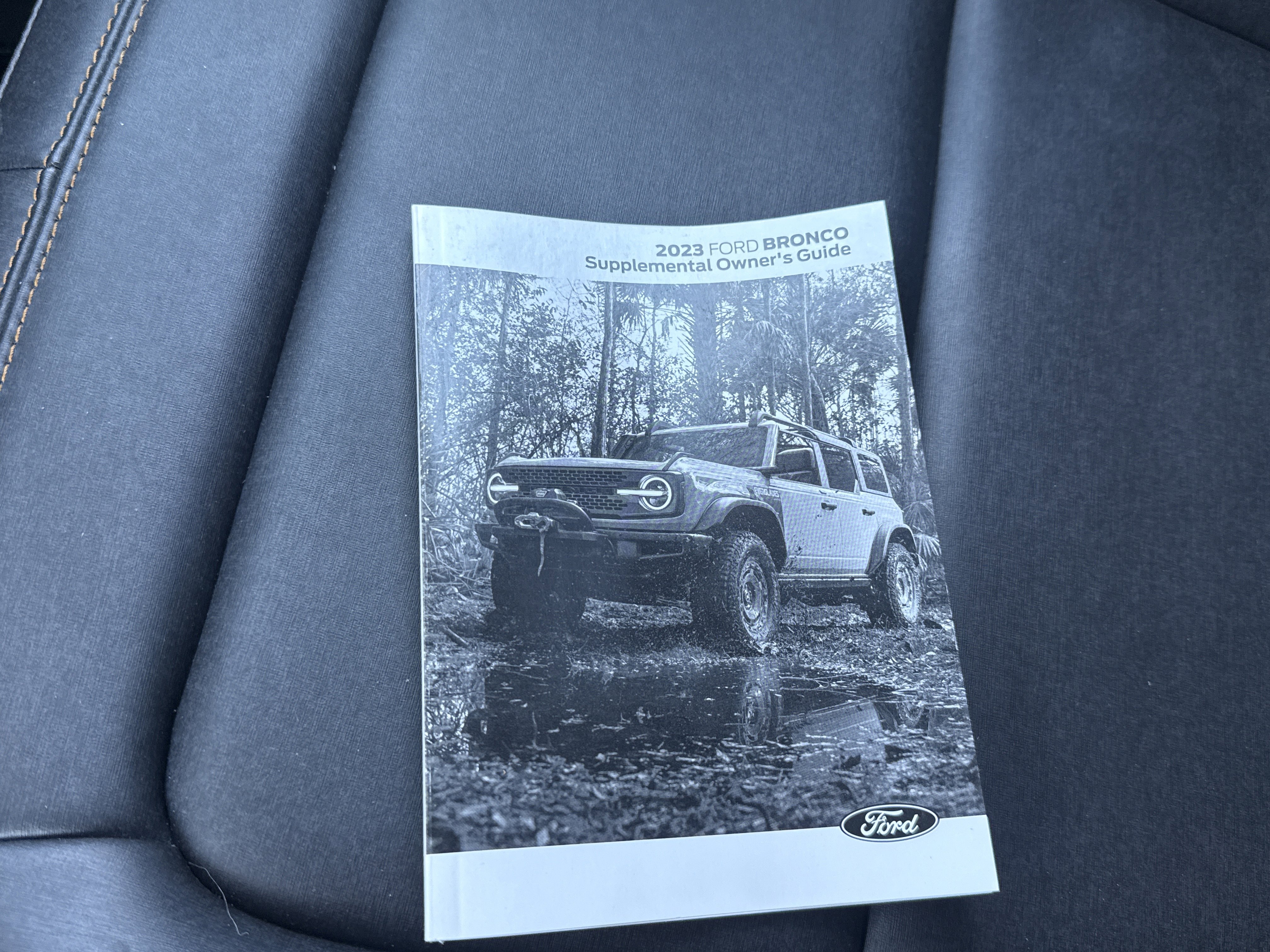 Used 2023 Ford Bronco Badlands w/ Sasquatch Package AWD/4WD image 32