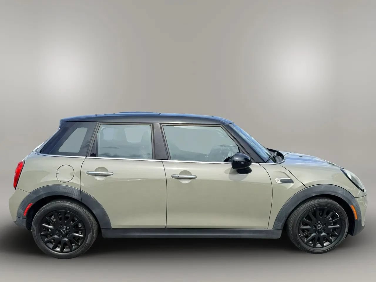 Used 2019 MINI Cooper 4-Door Hardtop FWD image 5