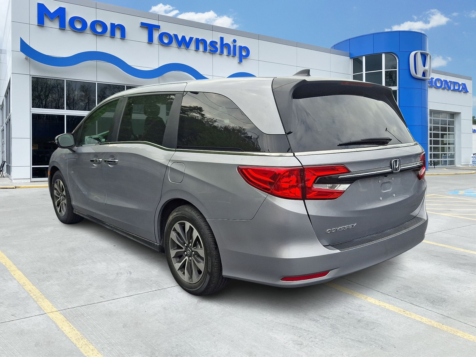 Used 2023 Honda Odyssey EX-L image 4