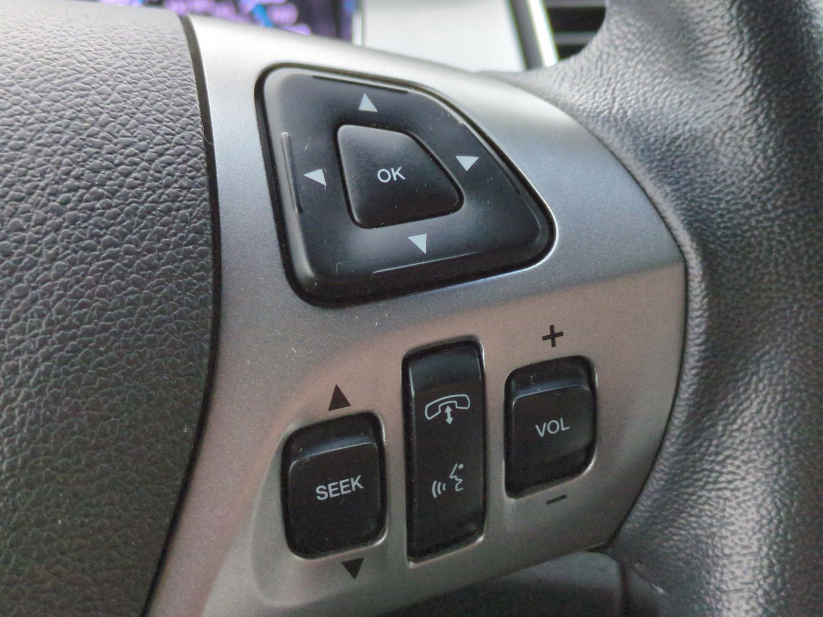 Used 2018 Ford Taurus SEL image 27