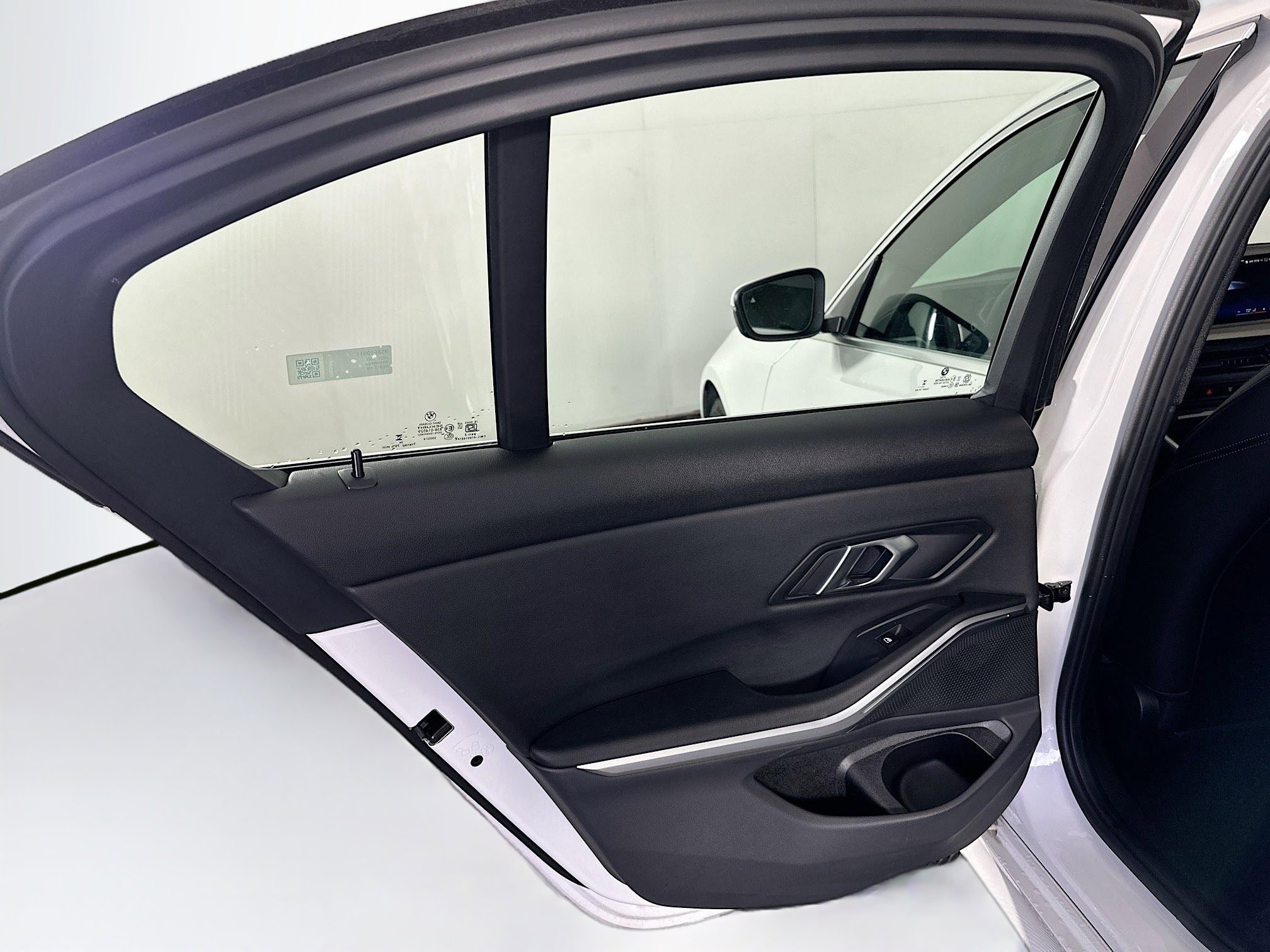 Used 2025 BMW 330i Sedan image 27