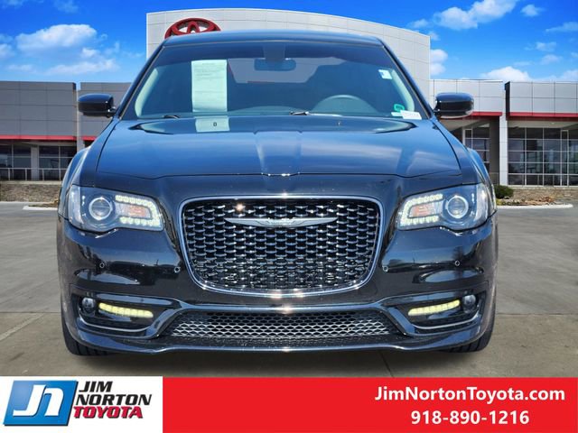 Used 2023 Chrysler 300 Touring L w/ Popular Equipment Group image 2