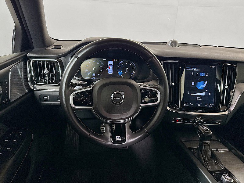 Used 2019 Volvo S60 T5 R-Design image 25