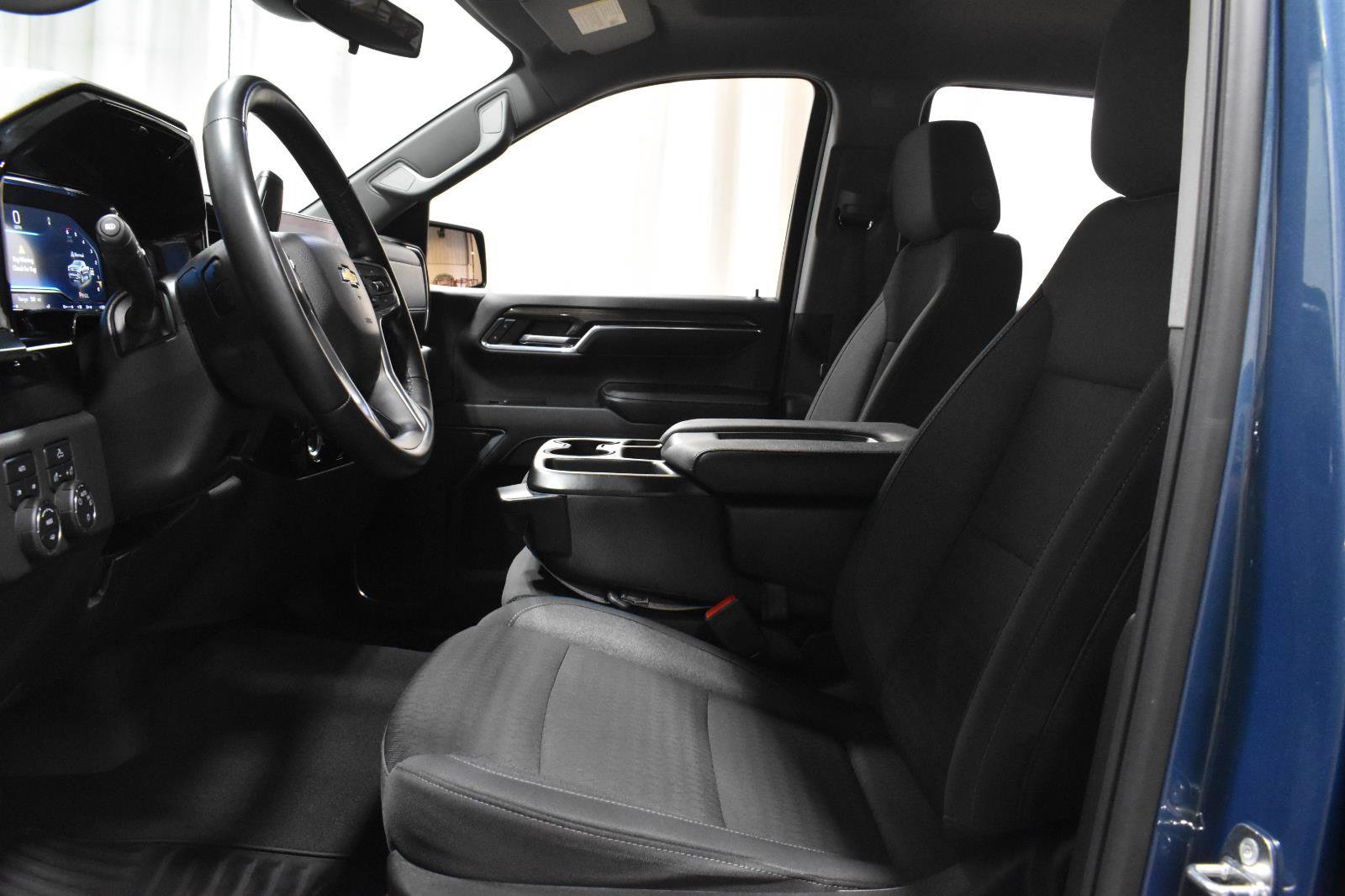 Used 2024 Chevrolet Silverado 1500 LT image 7