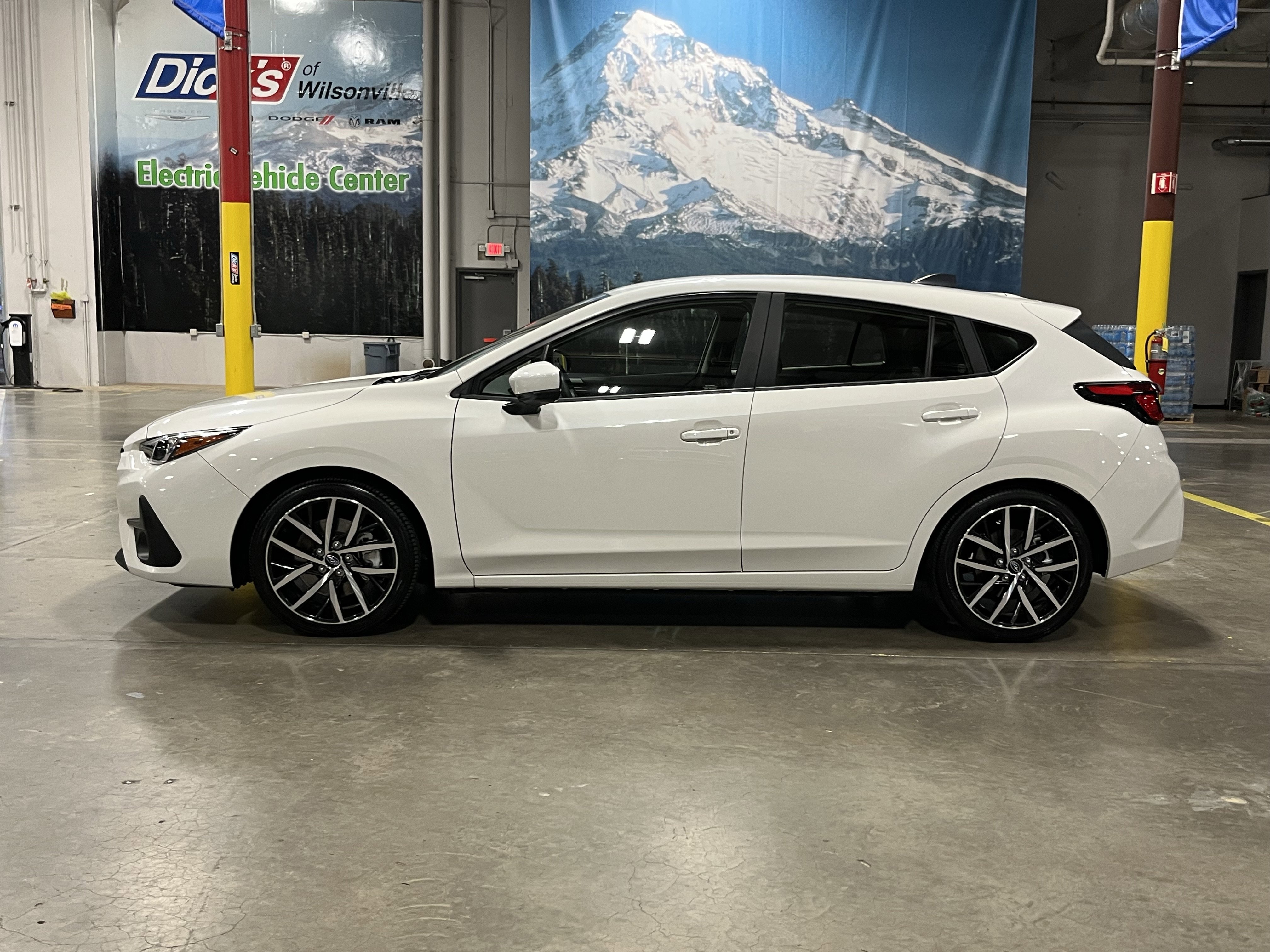 Used 2024 Subaru Impreza 2.0i Sport image 2