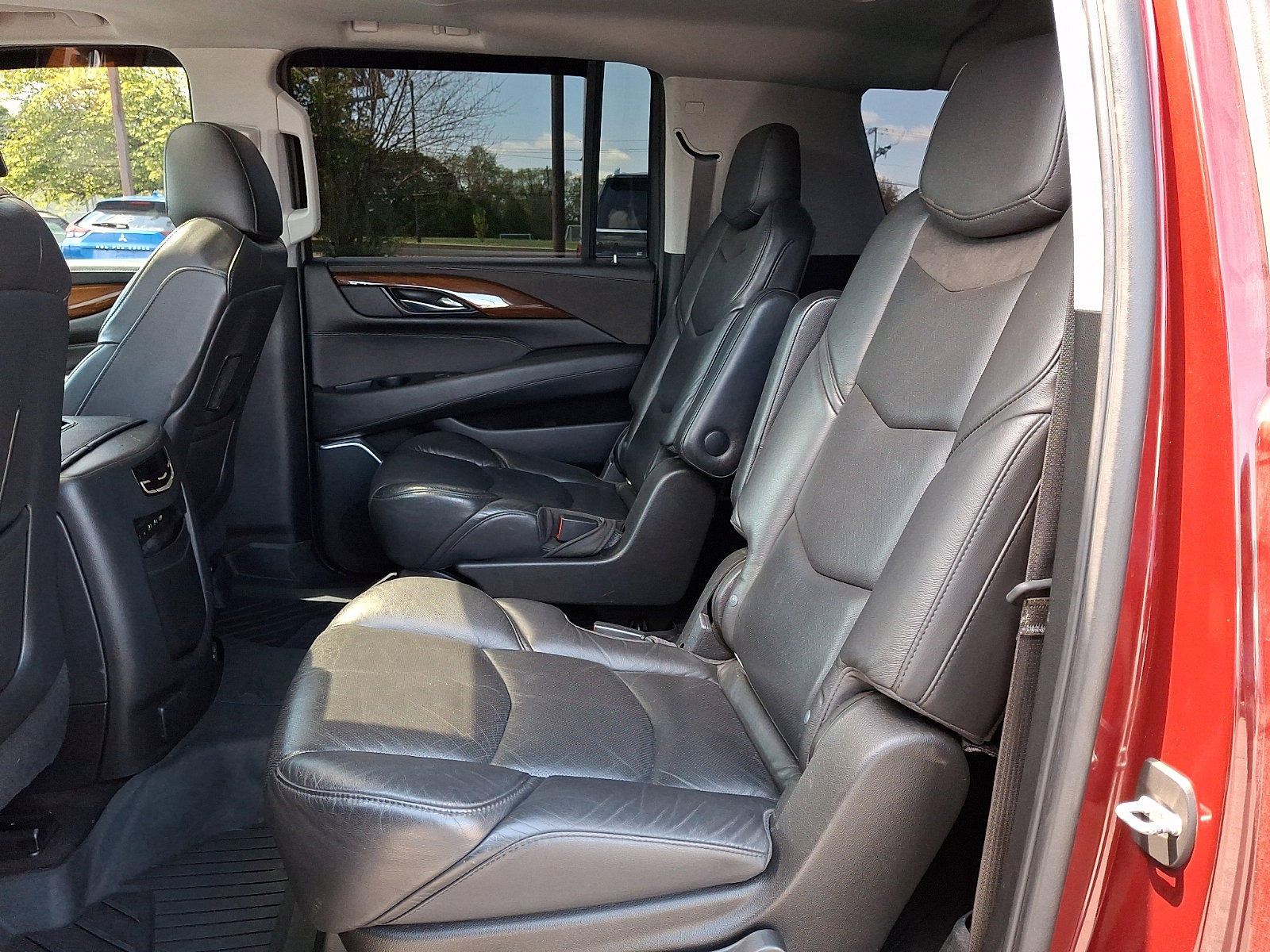 Used 2020 Cadillac Escalade ESV Luxury w/ Escalade Sport Edition AWD/4WD image 10