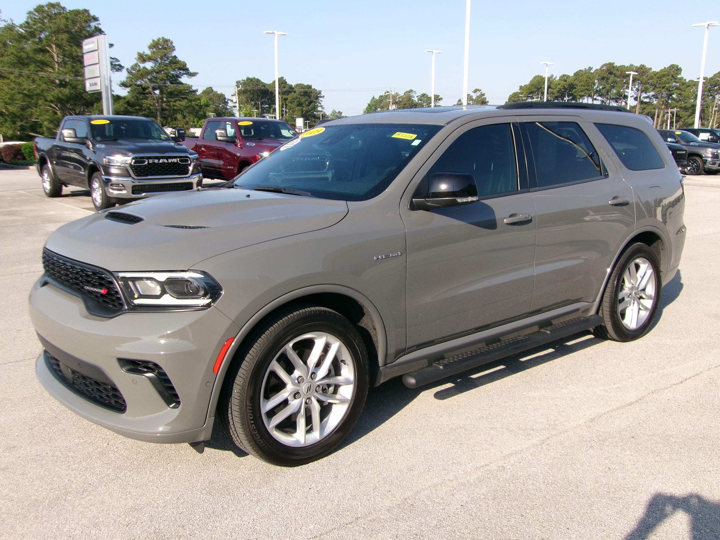 Used 2025 Dodge Durango R/T AWD/4WD image 2