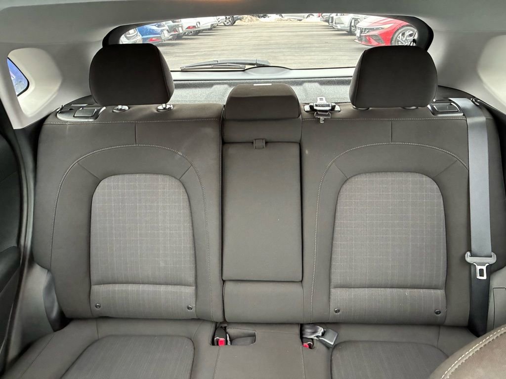 Used 2023 Hyundai Kona SEL w/ Convenience Package image 16