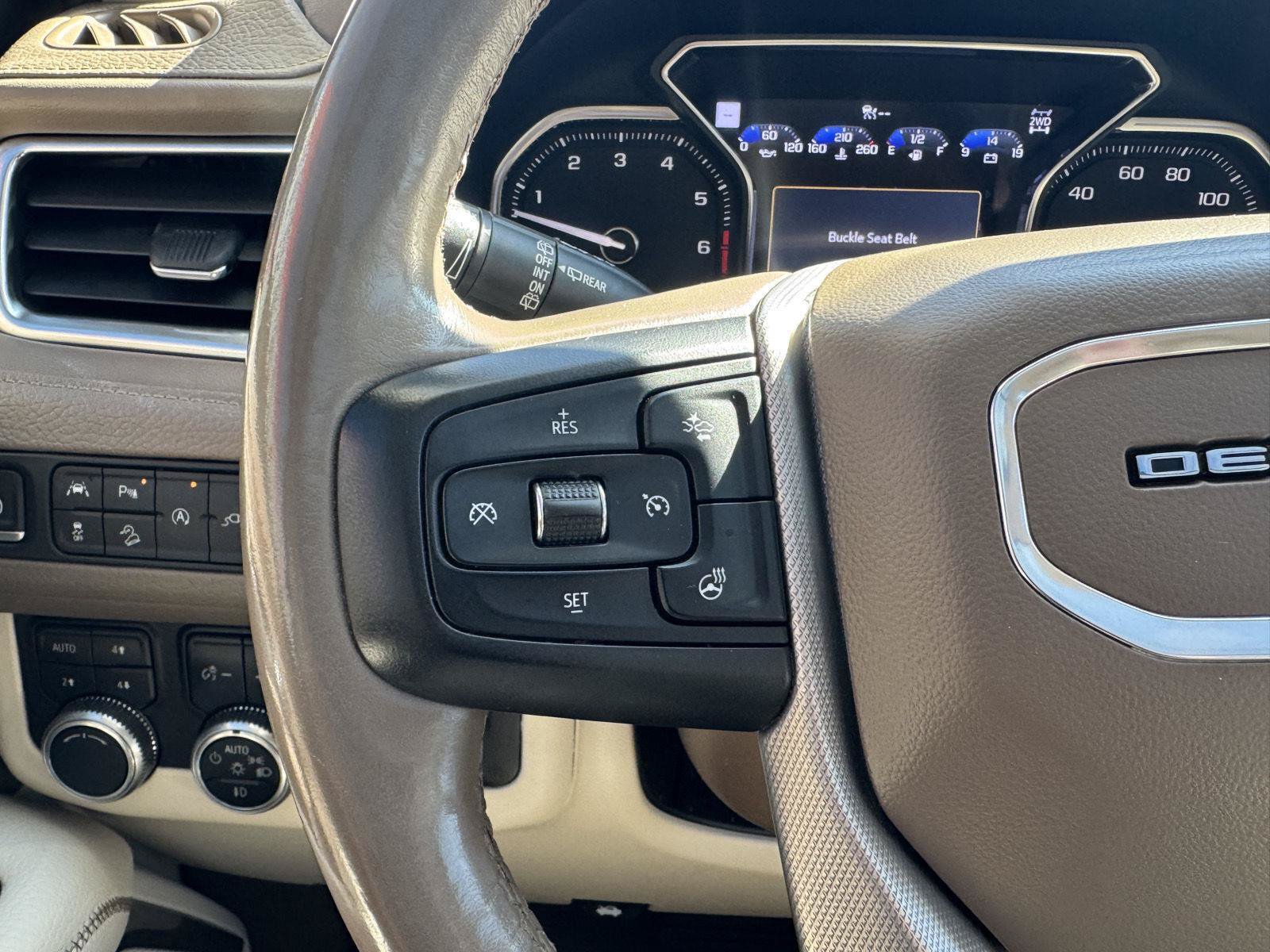 Used 2021 GMC Yukon Denali w/ Denali Premium Package AWD/4WD image 18