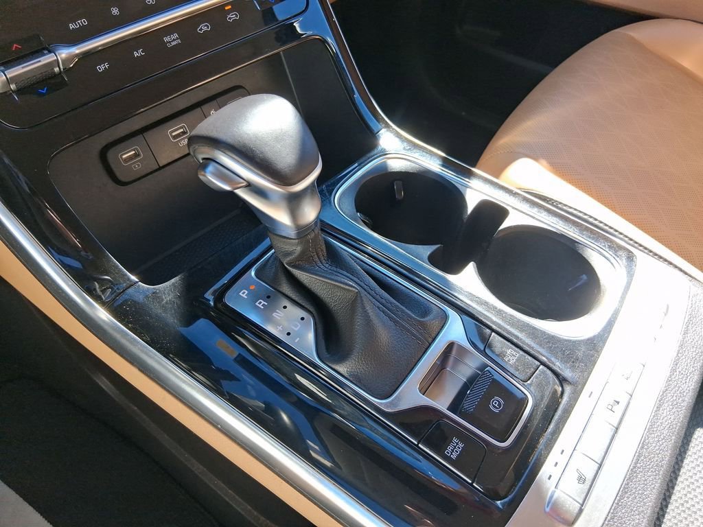 Used 2024 Kia Carnival EX image 23