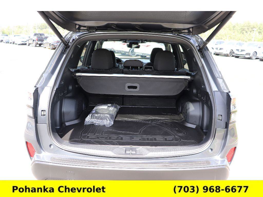 Used 2025 Subaru Forester Premium image 23
