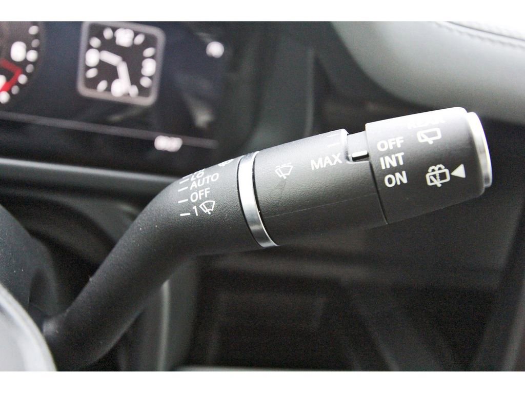 Used 2023 Land Rover Defender 110 X-Dynamic SE image 18