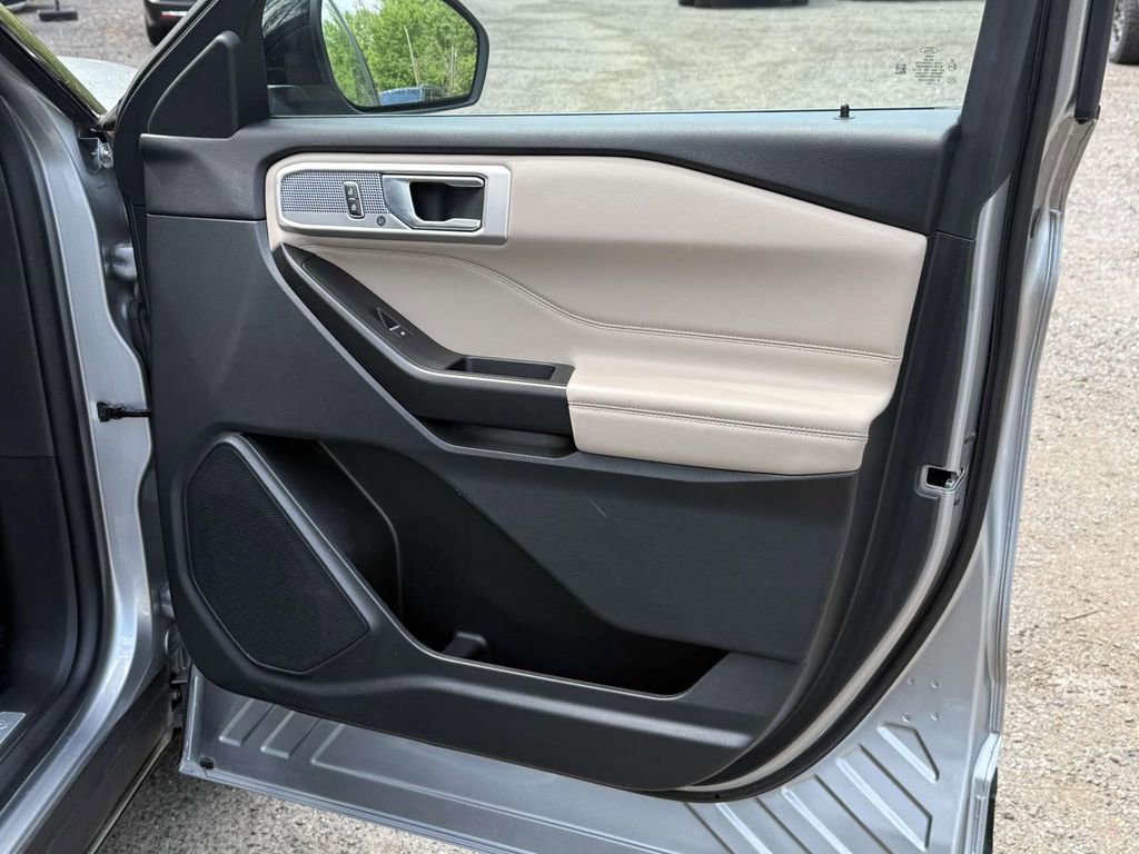 Used 2020 Ford Explorer Limited w/ Class III Trailer Tow Package AWD/4WD image 8