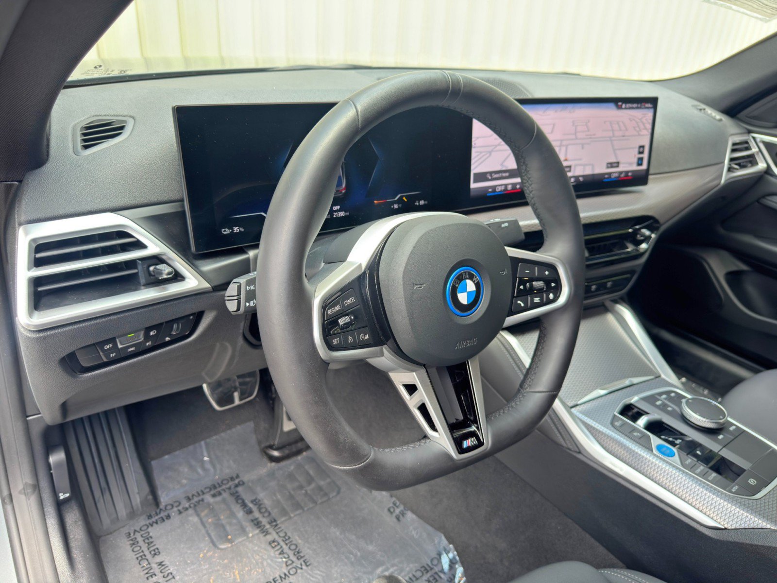 Used 2025 BMW i4 eDrive40 w/ M Sport Package RWD image 11