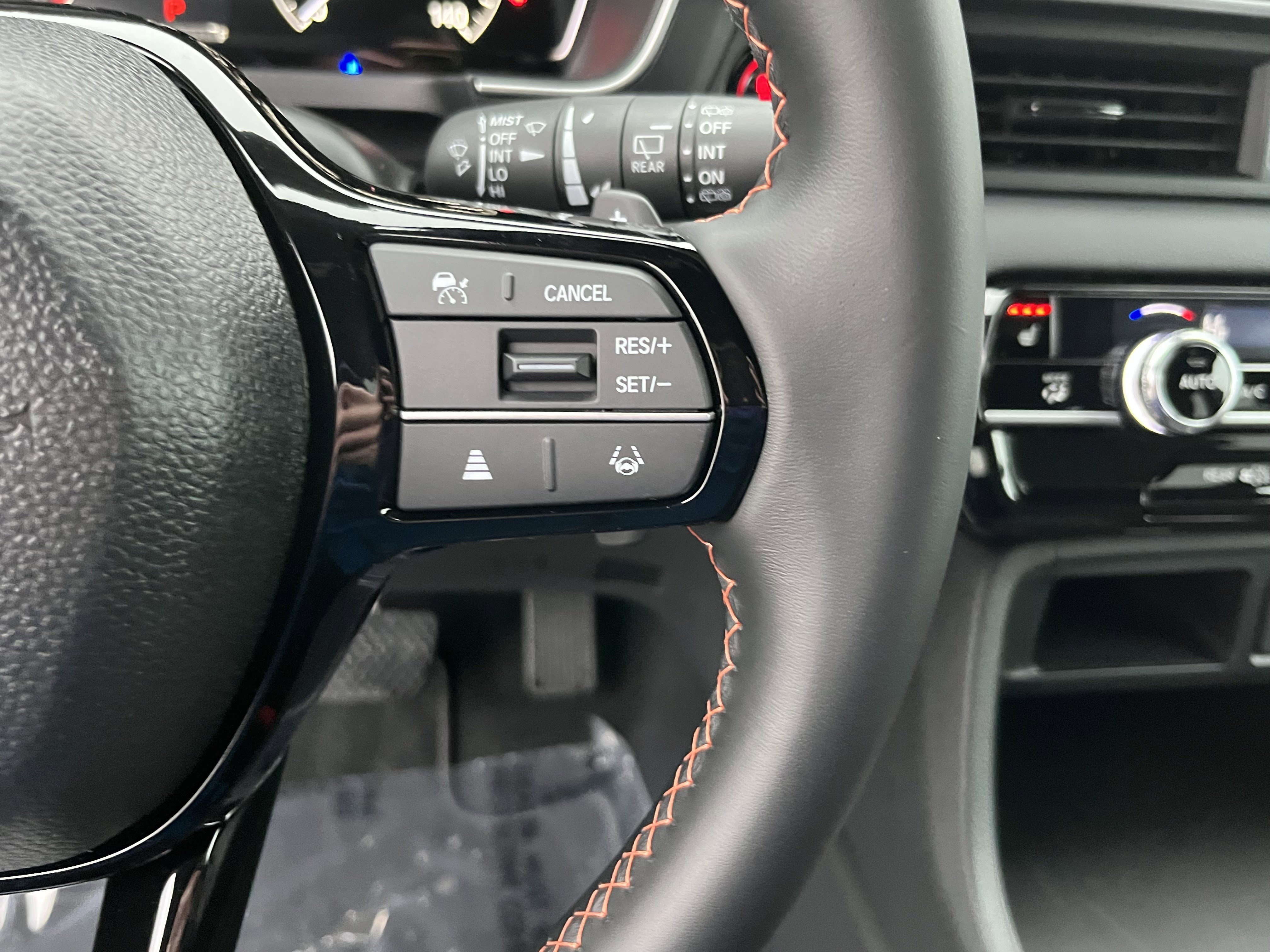 Used 2025 Honda Pilot Sport image 19