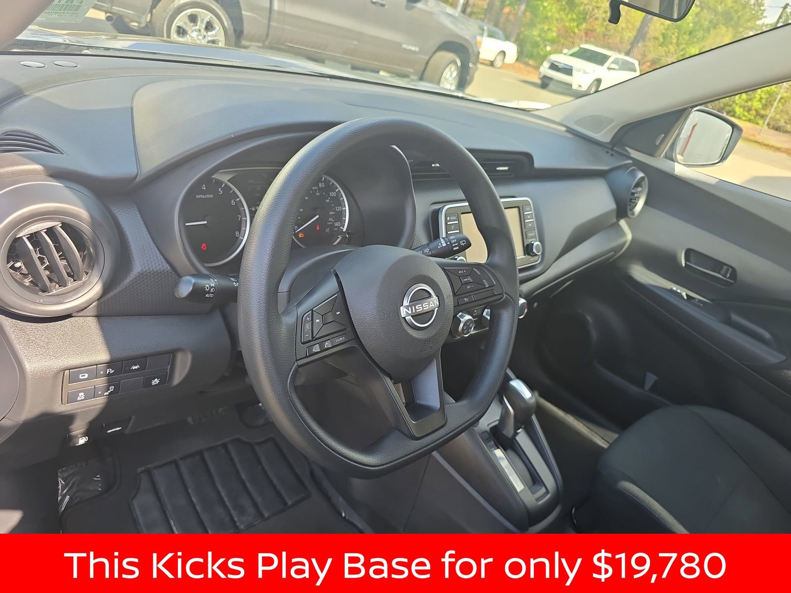 Used 2025 Nissan Kicks Play S image 21
