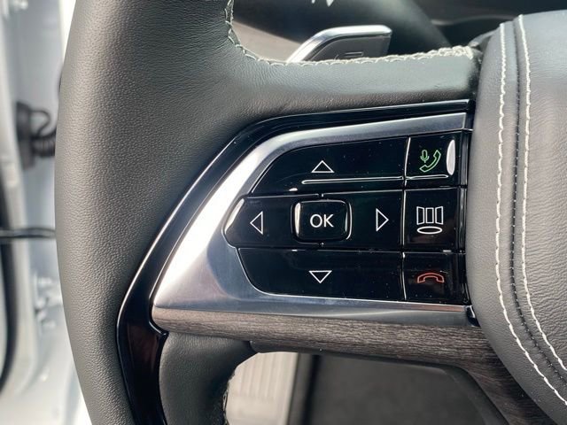 New 2025 Jeep Grand Cherokee Overland w/ Adv Protech Group III image 18