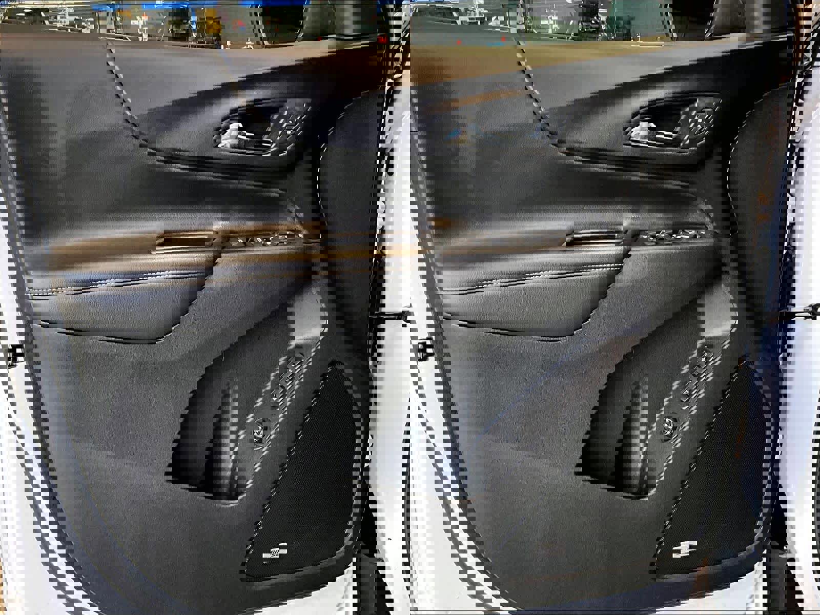 Used 2019 Chevrolet Equinox Premier image 9