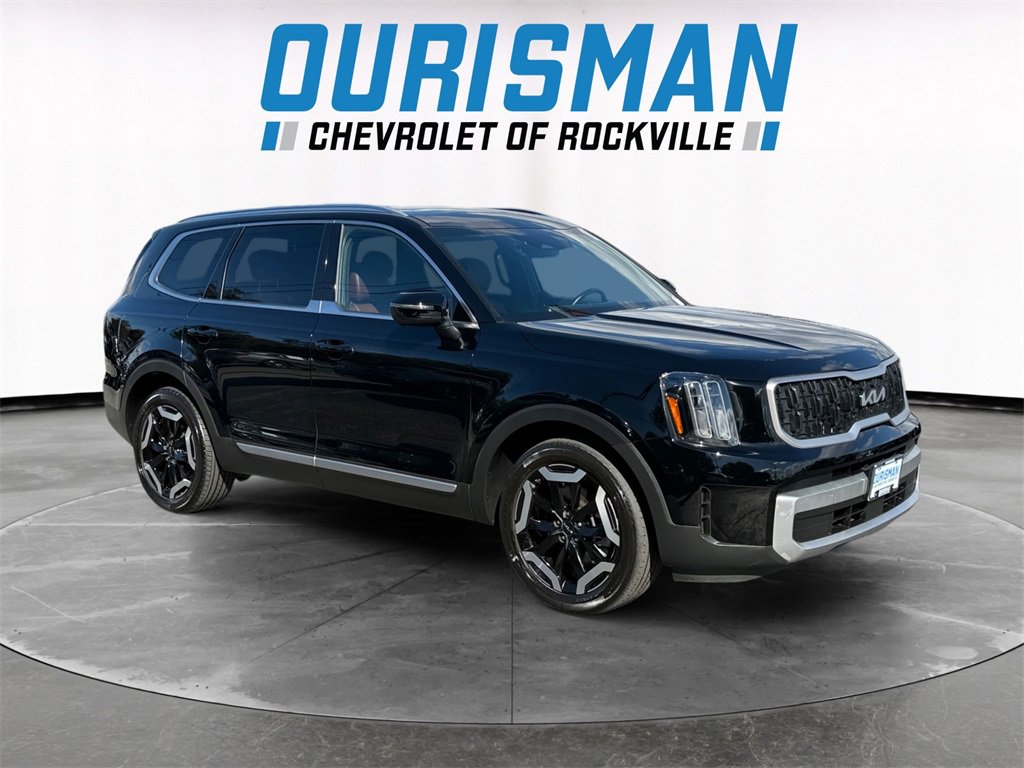 Used 2023 Kia Telluride EX w/ EX Captain's Chair Package