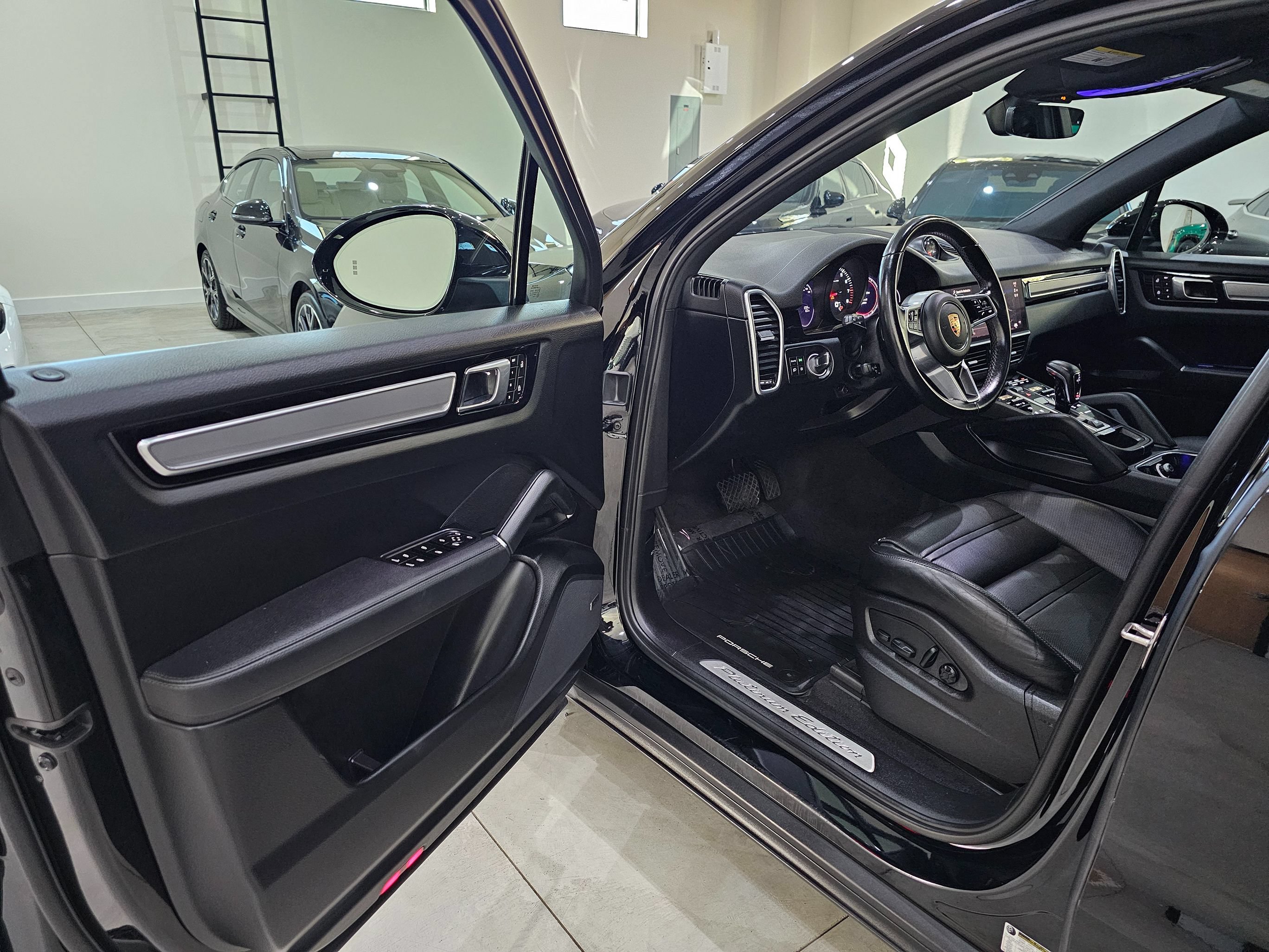 Used 2023 Porsche Cayenne Platinum Edition AWD/4WD image 16