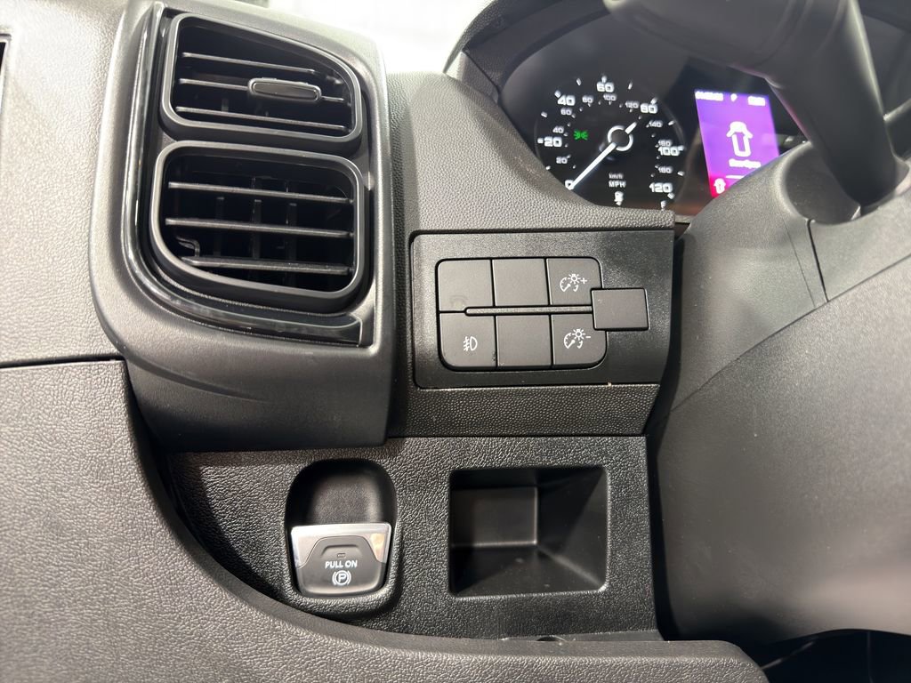 Used 2025 RAM ProMaster 2500 w/ Convenience Group image 18