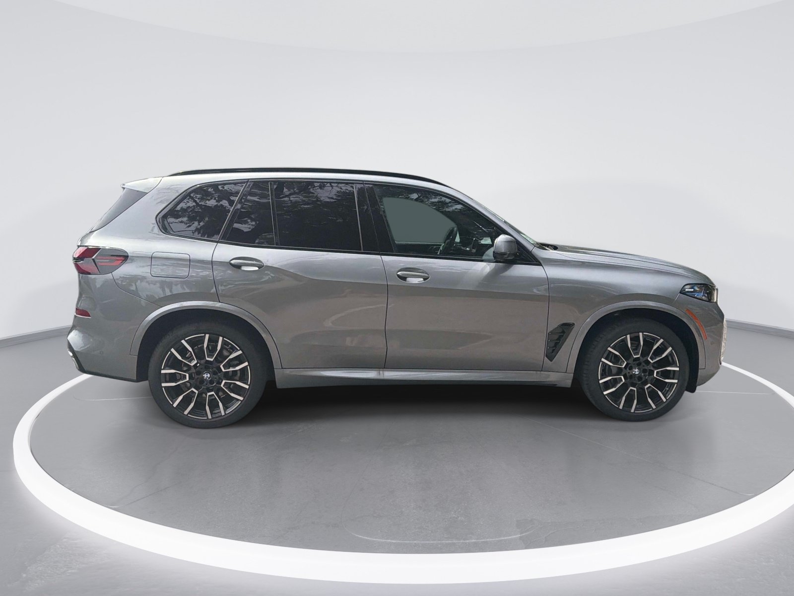 New 2026 BMW X5 xDrive50e w/ M Sport Package AWD/4WD image 2