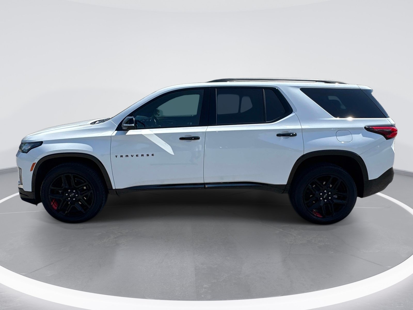 Used 2023 Chevrolet Traverse Premier w/ Redline Edition FWD image 5